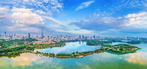 南京:疫情防控不放松,游客游园文明有序